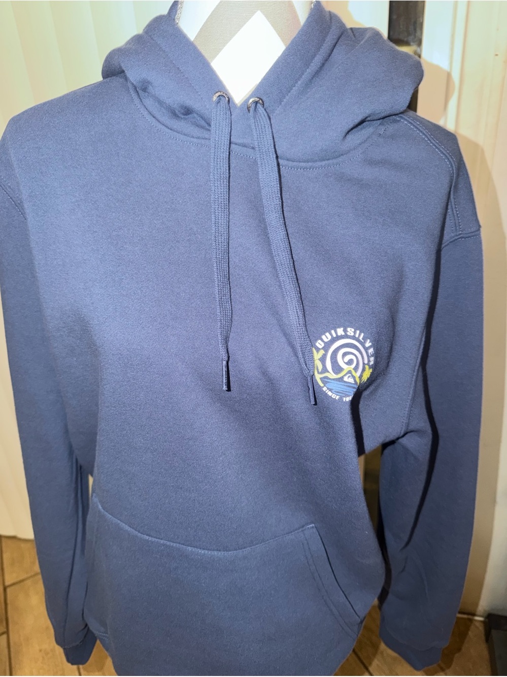 Quiksilver Sweatshirt Hoodie - medium Pullover NWT